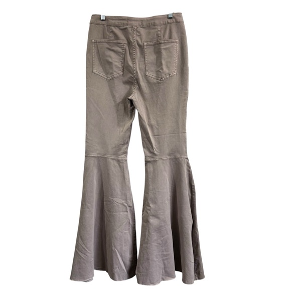 We The Free People Women's Khaki Just Float On Flare Pants Jeans Size 30 X 33 - Picture 3 of 13
